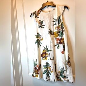 Free People med floral summer dress/Tunic Top ties in back